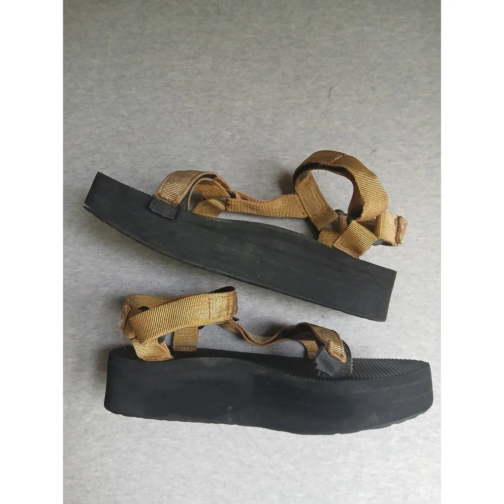 Teva Platform Sandals 8 Universal Flatform Comfort Cushioned Outdoor Hiking